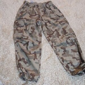 NWT LEVI Camo CARGO PANTS